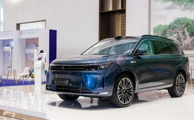 荣获2024中国品牌节华谱奖 赛力斯汽车诠释中国品牌新形象